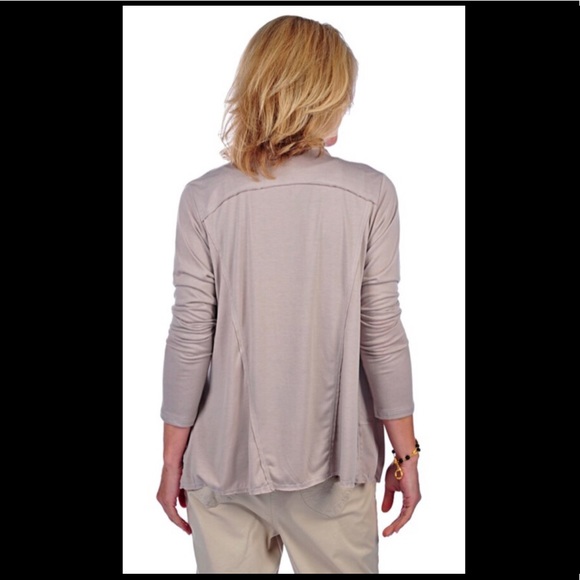 🌟 Open Shrug with Raw Edging - Picture 2 of 8